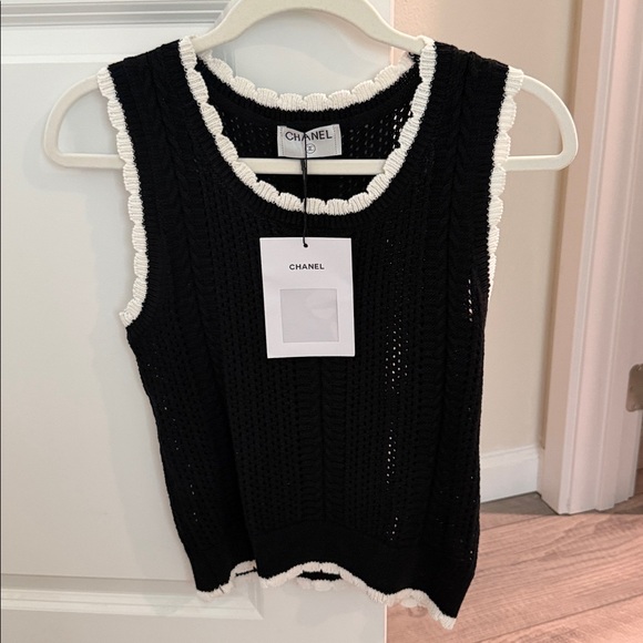 Black and White Logo Woven Top Size 38 - Picture 2 of 5